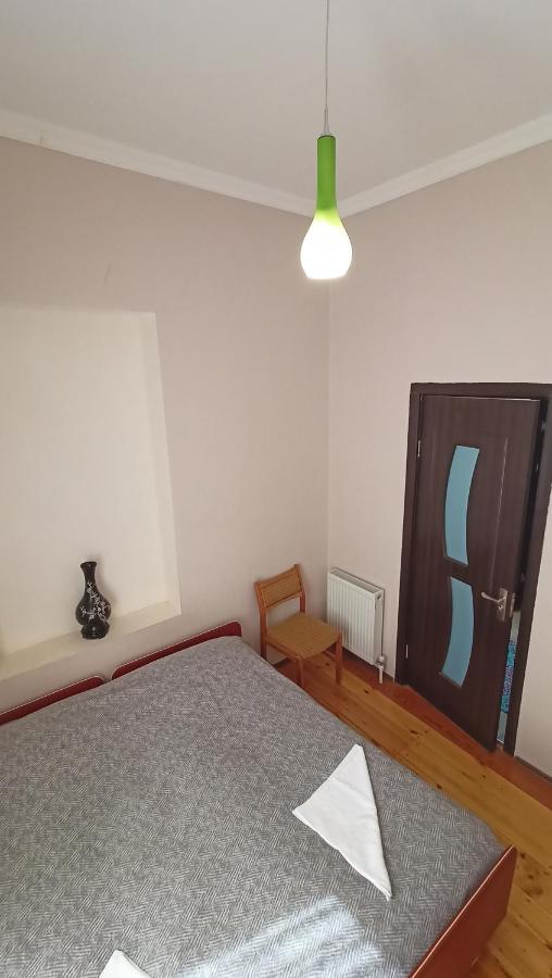 Mero House Koetaisi Buitenkant foto