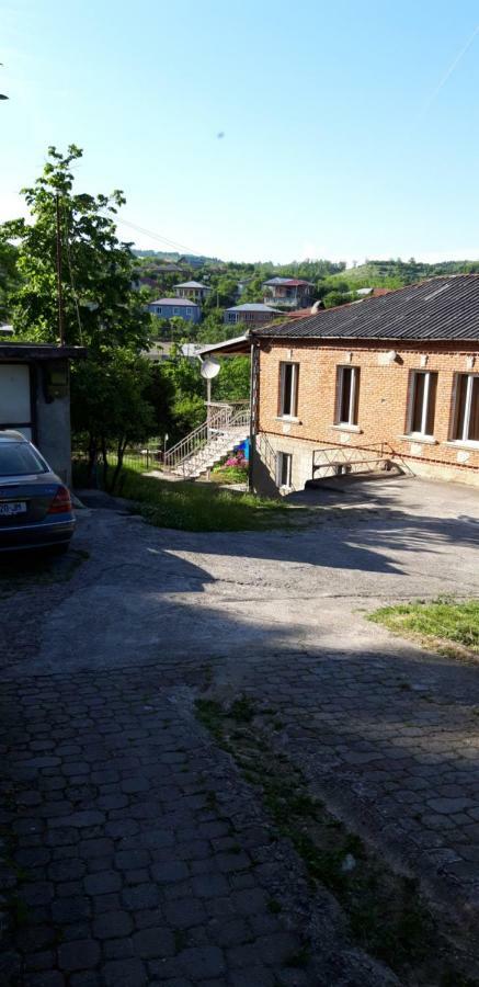 Mero House Koetaisi Buitenkant foto