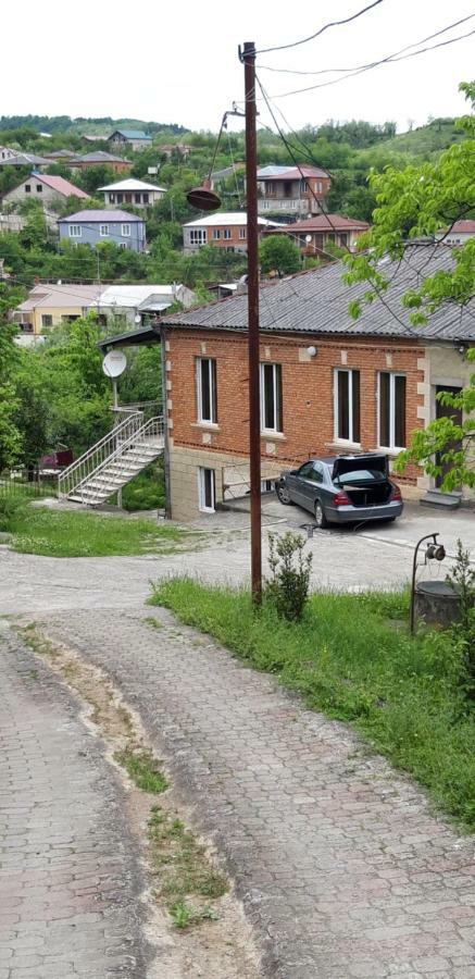 Mero House Koetaisi Buitenkant foto